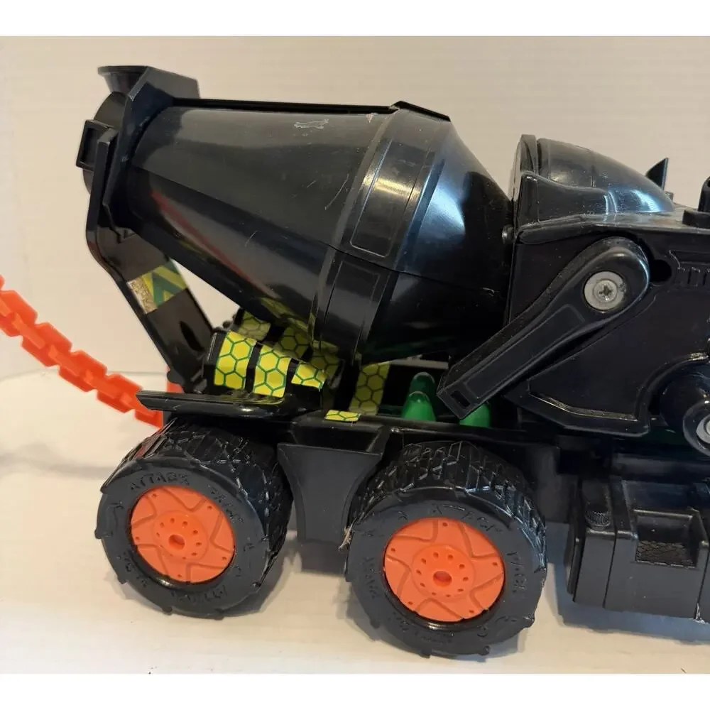 Hot Wheels 1992 Attack Pack Slime Inator Cement Truck to Hornet Incomplete